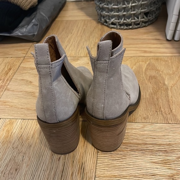 Steve Madden Booties | size 6.5 - Picture 4 of 6